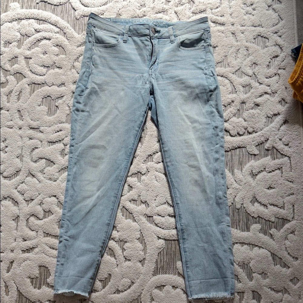 American Eagle next level stretch jegging crop light wash 10 short